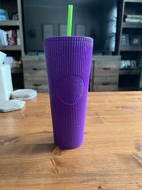 Starbucks Purple Ribbed Cold Cup with Green Straw *Glow in the dark*